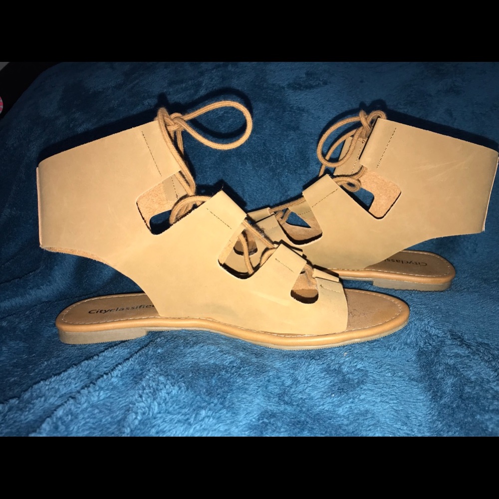 Women’s sandals